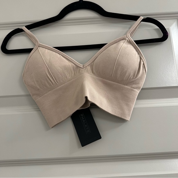 Alphalete Seamless Ribbed Bra - Picture 3 of 4